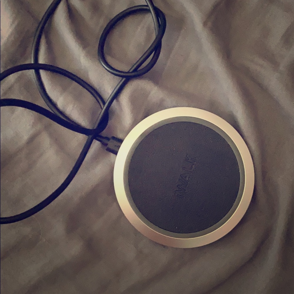 iPhone wireless charger iwalk
